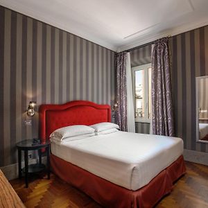 Camera standard con letto king size